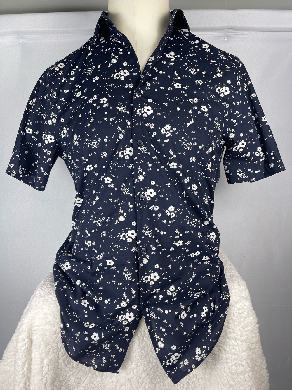 H&M Navy Short-Sleeve Floral Button-Down Shirt
